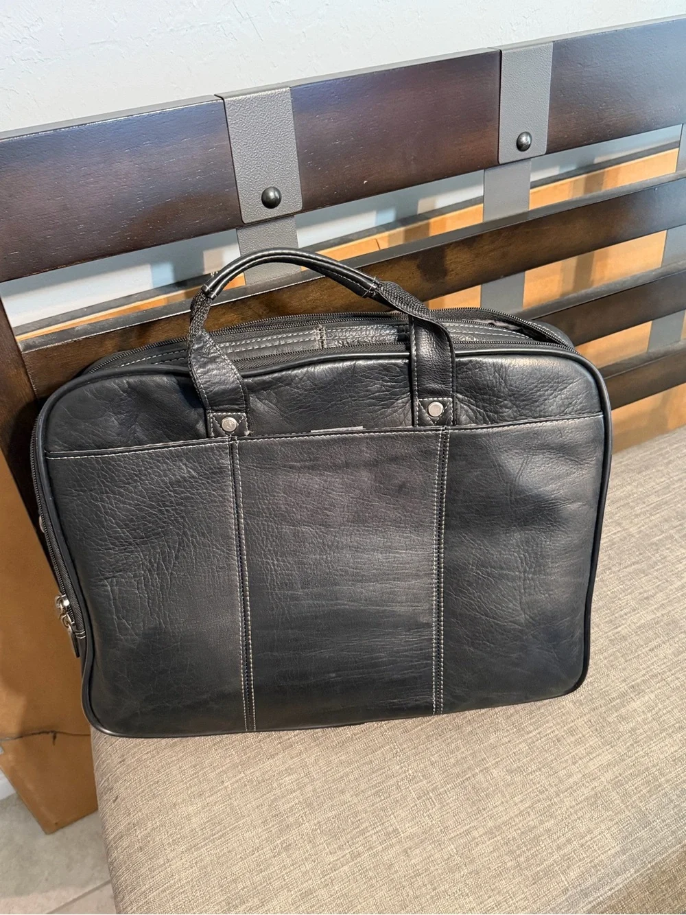 Heritage Black Leather Briefcase Laptop Bag - Black. Fits up to 14 inch laptop